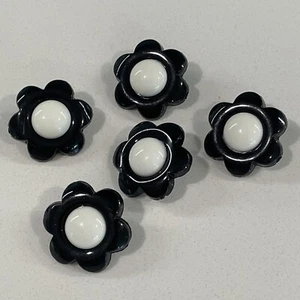 Set Of 5 Black & White Flower Plastic Snap Together Buttons 7/8” - Picture 1 of 9