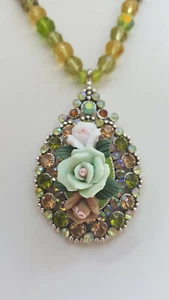 RHINESTONES & ROSES teardrop shaped pendant w Beaded strand necklace earring SET - Picture 1 of 7