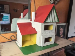 Vintage /Antique.GeeBee Toys.Dolls House. Unfurnished K652 - Picture 1 of 12