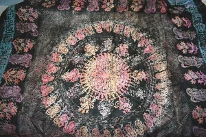 Schöner Übergröße Schal Halstuch leicht gemischte Farben 59" x 59" - Bild 1 von 11