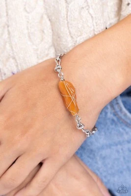 Brazalete de plata único de piedra naranja envuelto caprichosamente paparazzi sin níquel Foto 1 de 2