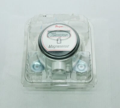Dwyer Magnesense MS-111-LCD Differential Pressure Sensor - Image 1 of 4