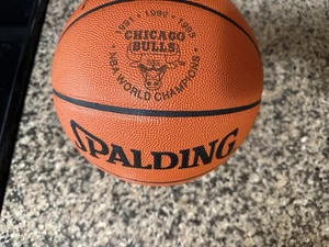 Chicago Bulls Spalding NBA Official Game Ball Leather Basketball Finals 3 Peat - Bild 1 von 11