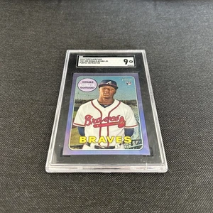 2018 Topps Heritage Chrome Ronald Acuna Jr. Purple Refractor RC Rookie SGC 9 - Bild 1 von 2