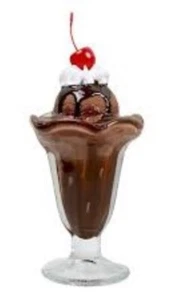 Display Faux Food Prop Deluxe Chocolate Sundae New - Picture 1 of 1