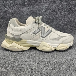 Scarpe New Balance 9060 uomo taglia 9 D sale marino cemento scamosciato stile di vita sportivo - Foto 1 di 13
