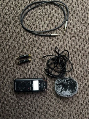 TASCAM Dr-05x Omnidirectional Stereo Handheld Digital Audio Recorder+accesories - Image 1 of 4