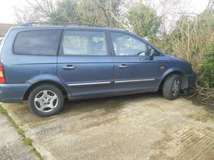 Hyundai Trajet Spares or repair - Picture 1 of 3