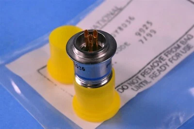 Pyle/National Class Y Size 8 3-Pin Circular Connector M83723-90Y8036 - Image 1 of 3