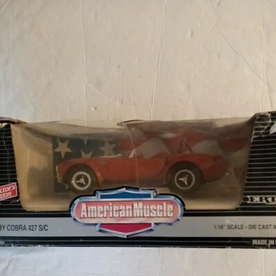 Coche rojo Ertl American Muscle Shelby Cobra 427 S/C escala 1:18 diecast 1965 7369 Foto 1 de 4