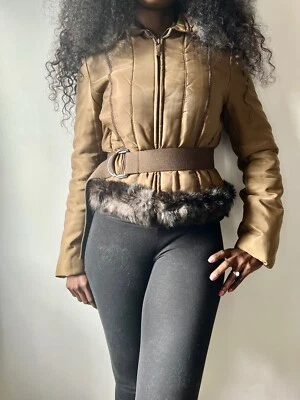 PINKO бронзовый коричневый вниз меха отделки подпоясанный куртка - Изображение 1 из 4