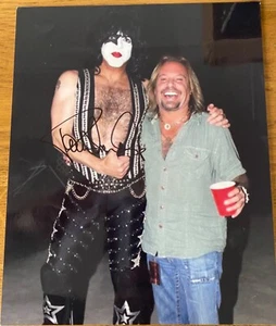 Paul Stanley Signed 8x10 Photo with Vince Neil Kiss Motley Crue - Picture 1 of 2