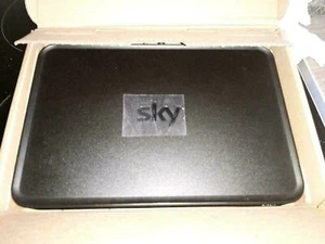 Sky Q Receiver Sat Humax ESd - 160 S con control remoto por voz 1 TB Ju.Pin en NUNCA - Imagen 1 de 1