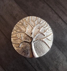 Silver tree Magnetic brooch - Tree of Life scarf brooch. Pin free clasp brooch - Picture 1 of 4