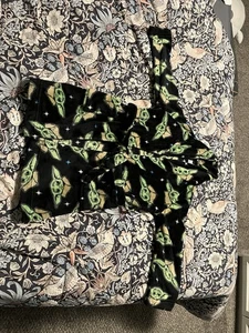Star Wars The Mandalorian Baby Yoda Kids Robe Size 6 | The Child Grogu Fleece - Picture 1 of 4