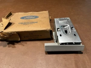 NOS FORD D7OZ-6504810-A 1977 LTD ASH TRAY ASSEMBLY - Bild 1 von 6