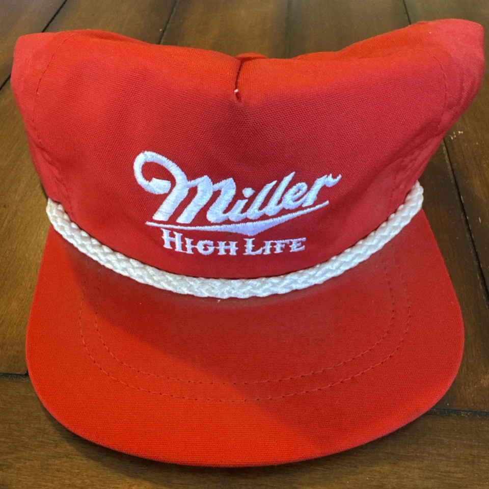 Boné de cerveja vintage anos 80 Miller High Life corda de náilon ajustável  - Imagem 1 de 4