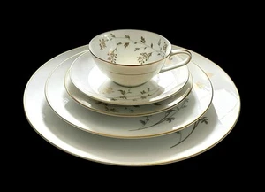 Noritake Andrea Porcelain 5-Piece Place Setting Ivory China 5524 Japan Excellent - Picture 1 of 11