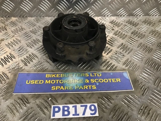 YAMAHA FZ400 RL sprocket carrier 1990 - image 1 of 3