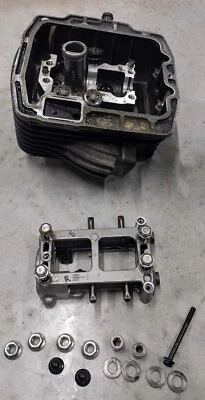 Culata de motor trasero Kawasaki Vulcan VN 800 VN800 1995-2006 OEM 11008-1302 Foto 1 de 4