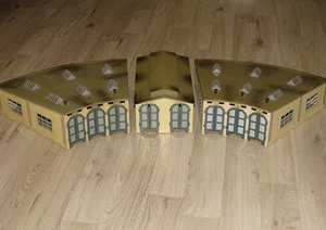 Märklin 3x Lockschuppen Blech schönes Diorama - gebraucht Türen klappen gut - Bild 1 von 19