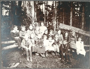 Photo Teacher School Children in the Woods c1910 Astoria OR? Fashion Named PP155 - Picture 1 of 3