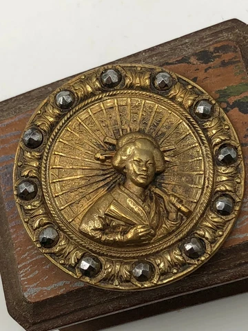 ANTIQUE BRASS & CUT STEEL 3 LRG VICTORIAN BUTTONS ORIENTAL GEISHA with UMBRELLA Cover