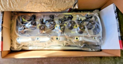 Edelbrock #60479 (¡NUEVO EN CAJA!) Culata BBC Performer única. Foto 1 de 3