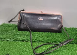 Consuela italienische Leder schwarz Clamshell Clutch Geldbörse Crossbody Riemen - Bild 1 von 6