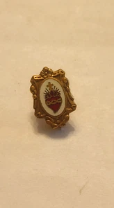 Vintage Small Sacred Heart Of Jesus Enameled Lapel Pin Brooch 5/16" - Picture 1 of 7