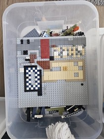 LEGO Creator Expert: Parisian Restaurant (10243) (No manual, minifigs, or box)