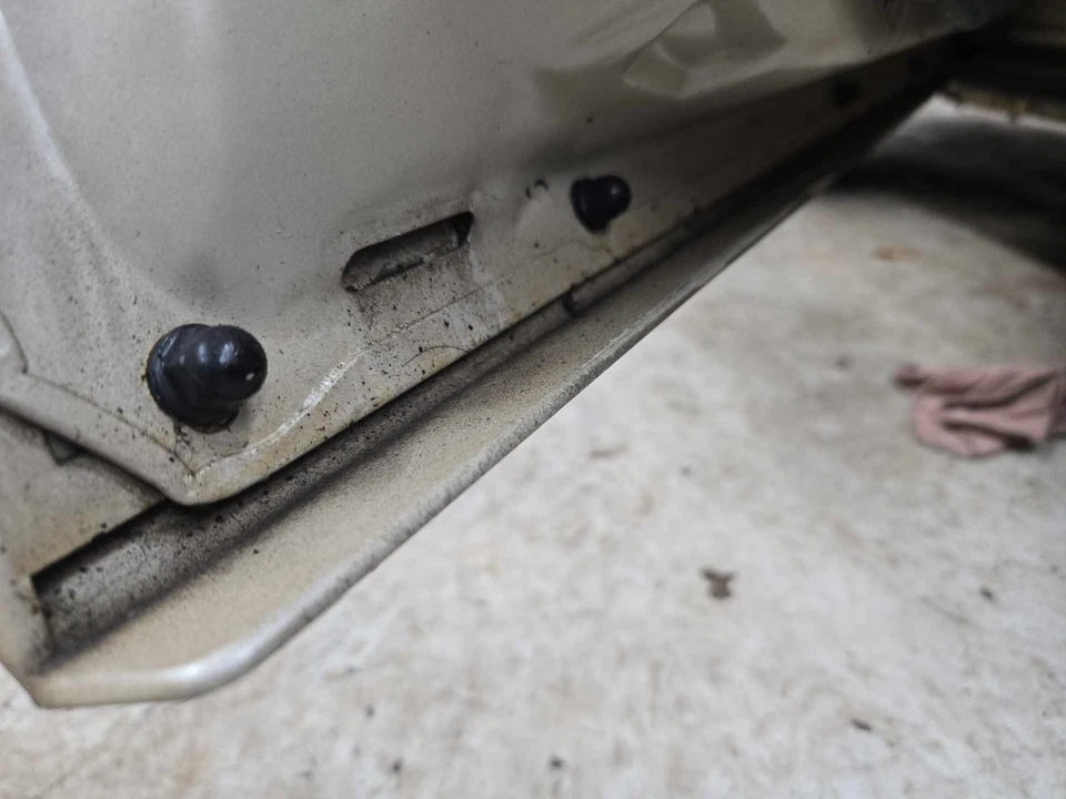 Used Front Left Door Assembly Front fits: 2003 Lincoln & TOWN CAR L. w/keyless e Foto 1 de 4