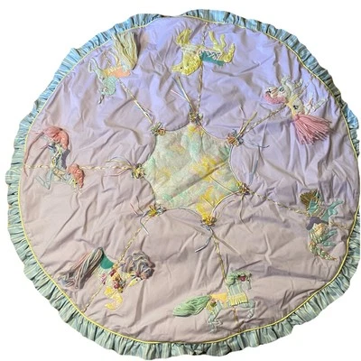 Edredón redondo para bebé carrusel apliques caballos caprichosos adornos mixtos cinta hilo LEER Foto 1 de 4