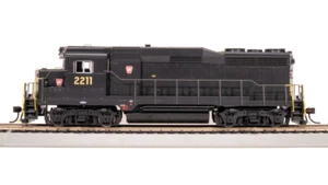 Broadway 7574 HO Scale PRR EMD GP30 w/ Red Keystone Diesel Locomotive #2211 - Picture 1 of 5
