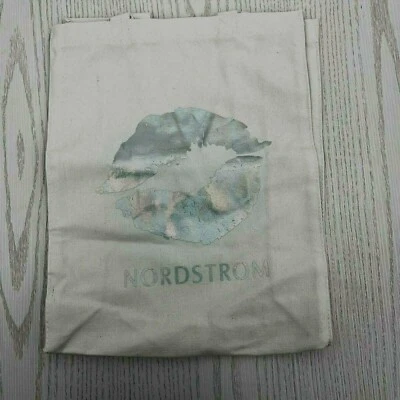 Bolsos de Mano Nordstrom Plateados Metálicos Labios Lona Blanca 4"x12"x15" Profundos, Correa 22" Foto 1 de 4
