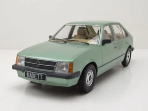 Opel Kadett D 5 Porte 1984 Verde Chiaro Modellino 1:18 Triple9 - Foto 1 di 9