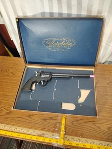 VINTAGE RUBBER BAND LAWMANS SPECIAL Revolver GUN & Heirloom DUELING C-44 Box - Picture 1 of 5