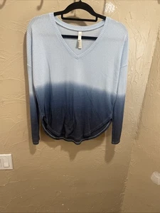 Aeropostale Women’s Blue Ombré Shirt - Picture 1 of 4
