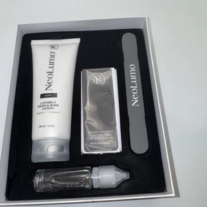 Kit NeoLumo Natural Glow Nail Kit Kiwi Lotion 3.4oz, Made In Netherlands - Picture 1 of 3