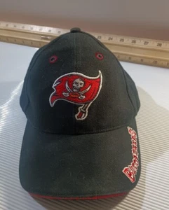 Chrysler Jeep Tampa Bay Buccaneers Embroidered  Adjustable Baseball Hat Pre-owne - Picture 1 of 19