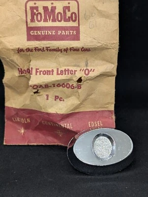 Ford Fairlane Custom 300 500 1960 emblema capó halcón letra o placa de identificación nuevo de lote Foto 1 de 4