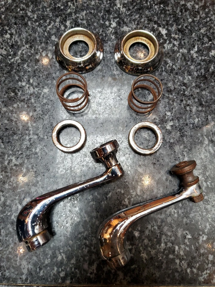 Juego de manijas de manivela de ventana Mercedes 190SL con moldura 1207680202 OEM juego original W121 Foto 1 de 4