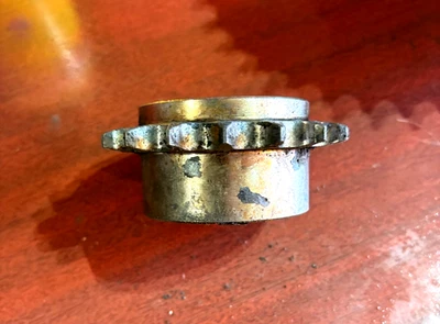 Engranaje de piñón de aireador verde Toro 09110 - parte # 59-2390 Foto 1 de 3