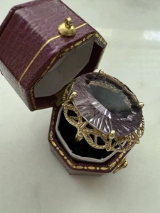 10k Yellow gold with a stunning 15 carat fancy cut amethyst - Picture 1 of 11