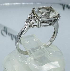 A STUNNING SOLID 9ct WHITE GOLD MORGANITE AND CZ STONE SET DRESS RING - Picture 1 of 11