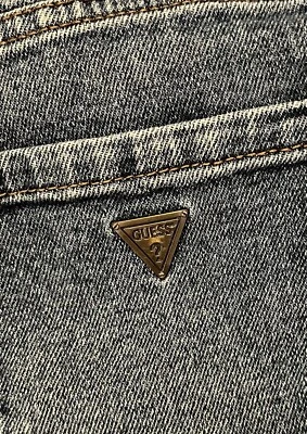 Pantalones de mezclilla de pierna recta Guess de colección con logotipo de metal triángulo para mujer - talla 26 rojo etiqueta interior Foto 1 de 4