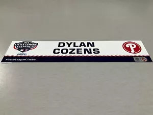 PHILLIES~2018 LITTLE LEAGUE CLASSIC AUTENTICO PIATTO SPOGLIATOIO DYLAN COZENS - Foto 1 di 3