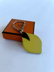 HERMES Taschenanhänger Zitrone Schlüsselanhänger Ring gelb Leder echt HERMÈS - Bild 1 von 14