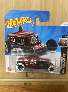 HOT WHEELS MAX STEEL - 2024 - HW ROADSTERS Ne acquisti 3 una è in regalo - Picture 1 of 5