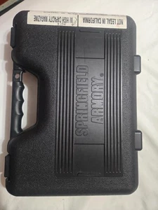 Springfield Armory Xd-40 Case With Mag Pouches & Lock - Picture 1 of 3